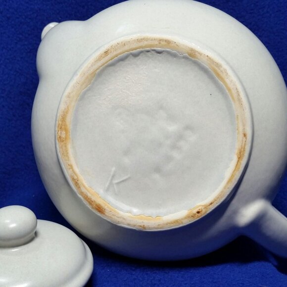 Pfaltzgraff Yorktowne Teapot 5 Cup Stoneware Country Kitchen USA Backstamp - Picture 11 of 11